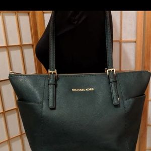 Michael kors tote purse